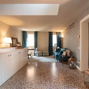 https://rooftop-san-marco.hotelinveneto.com